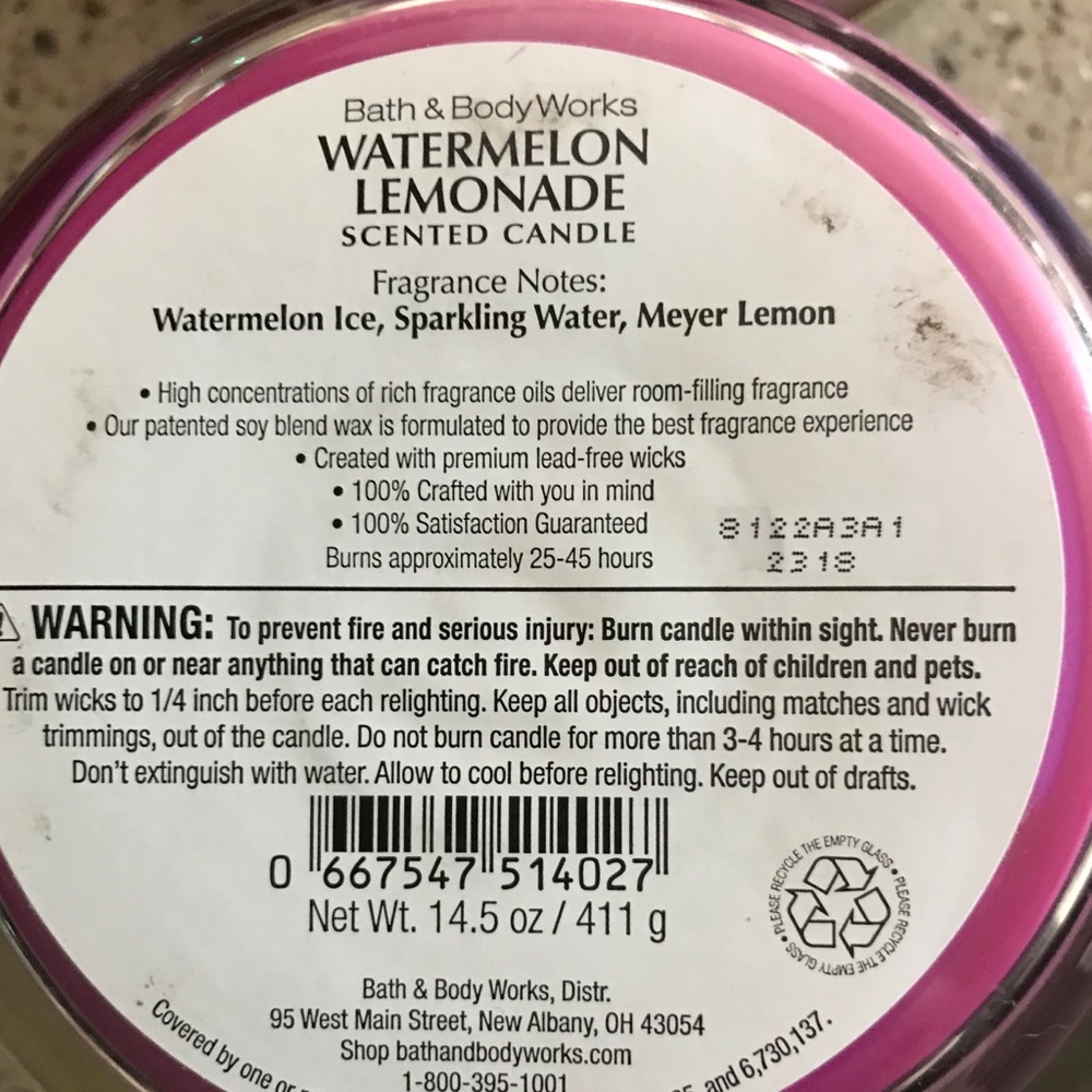 Bath and Body Works Candle - Picture 2 of 2